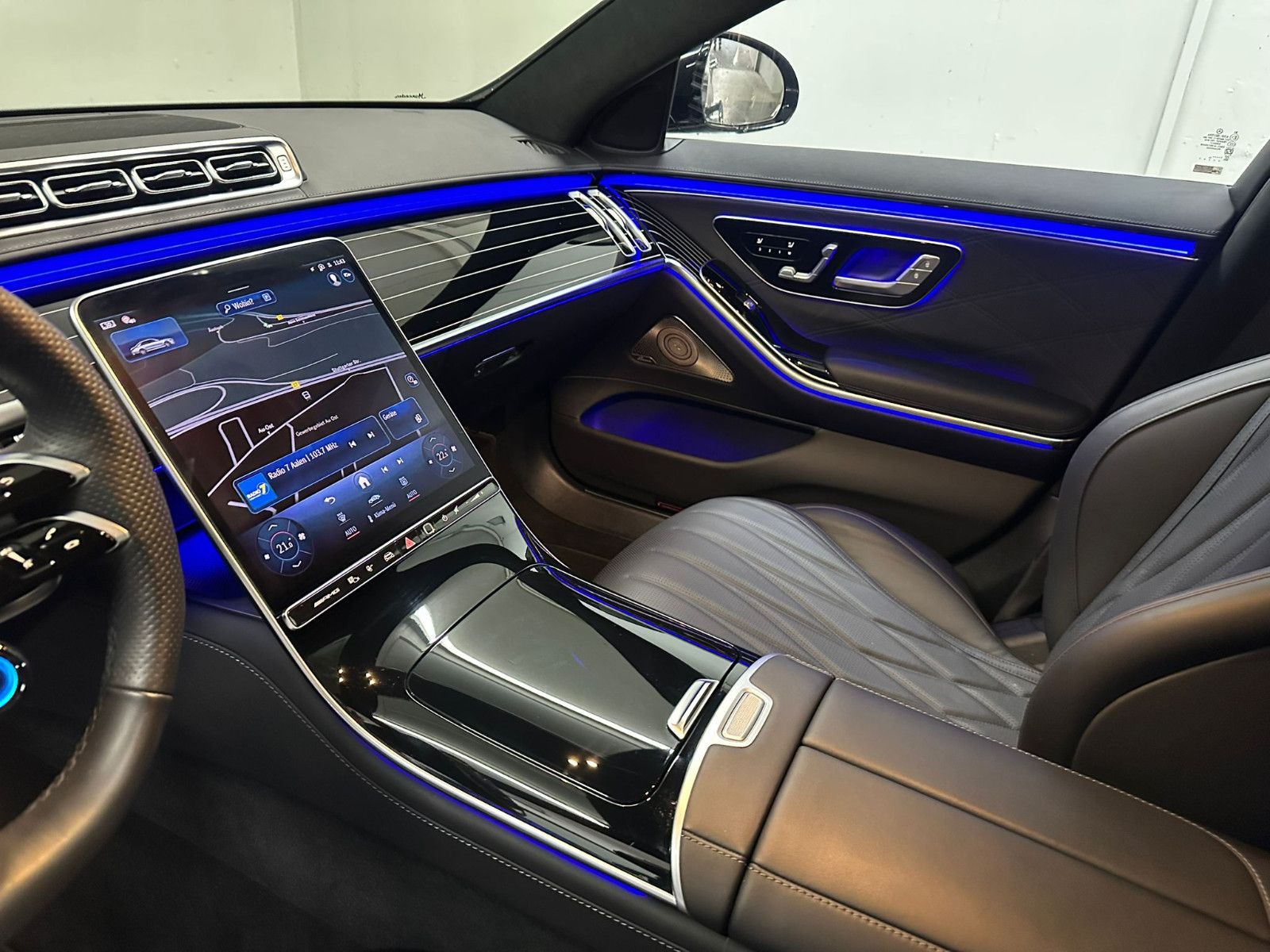 Fahrzeugabbildung Mercedes-Benz S 63 E Performance L *KERAMIK BREMSE*CARBON*TV*