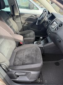 Volkswagen Tiguan - 10