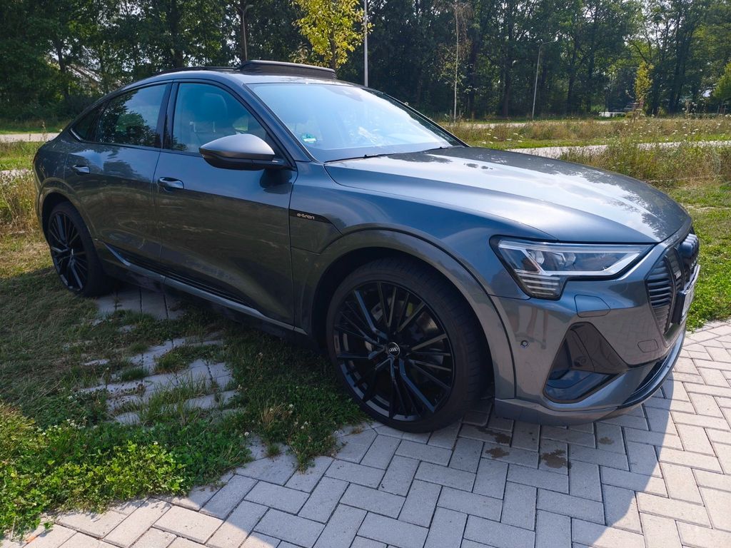 Image of Audi e-tron
