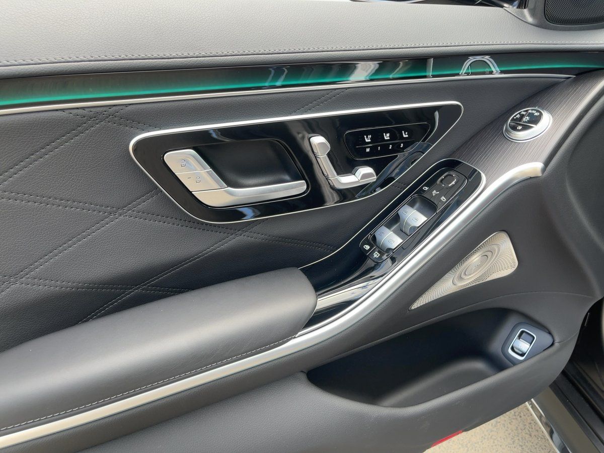 Fahrzeugabbildung Mercedes-Benz S 63 E-Perf. AMG/Fond-Ent./Pano/Burm./Distr./HuD