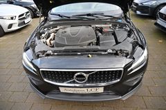 VOLVO V60 Cross Country D4 Pro AWD Leder Navi Cam LED