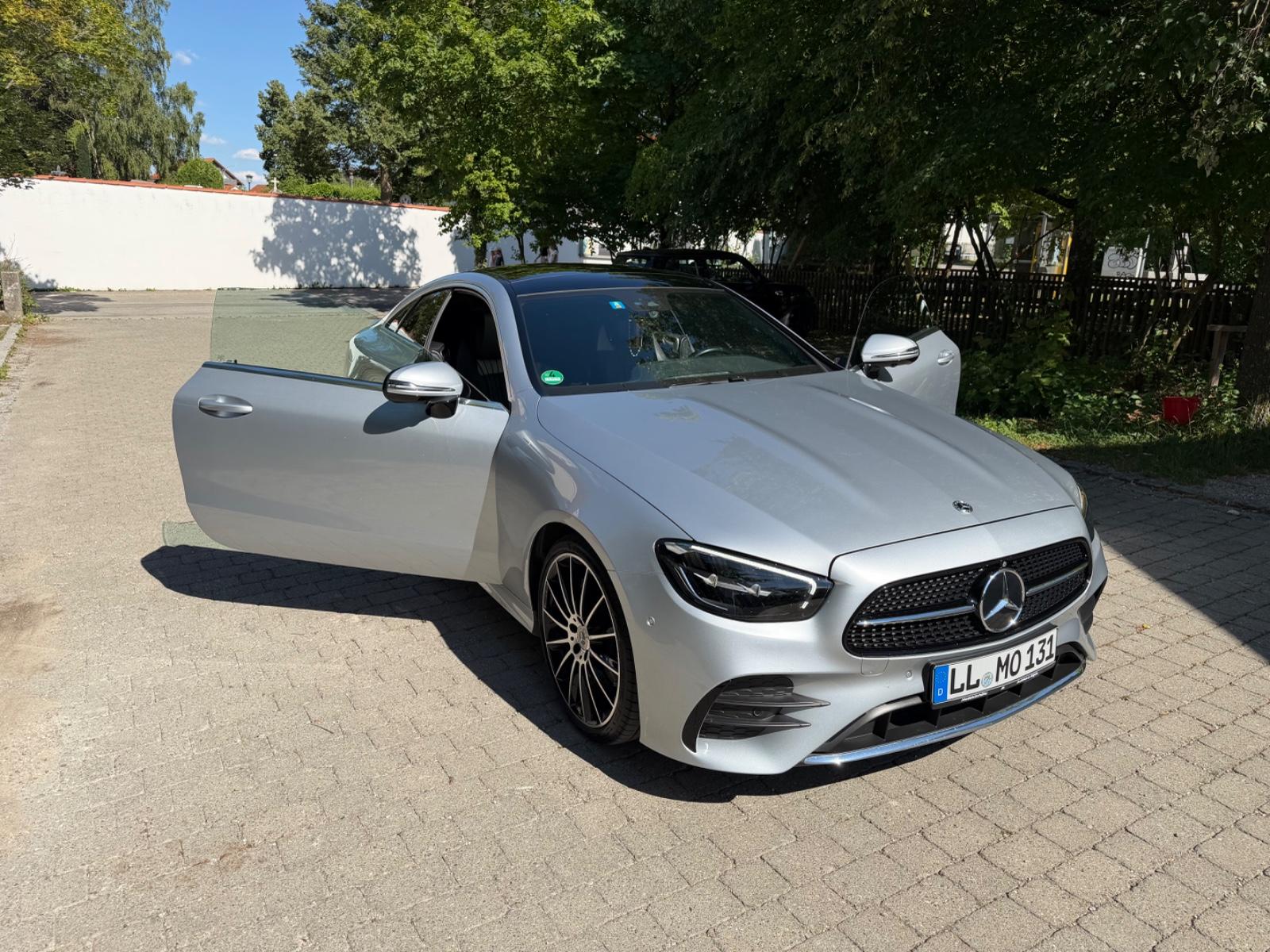 Mercedes-Benz E220,AMG,20Zoll,360grad, Widescreen,Burmester