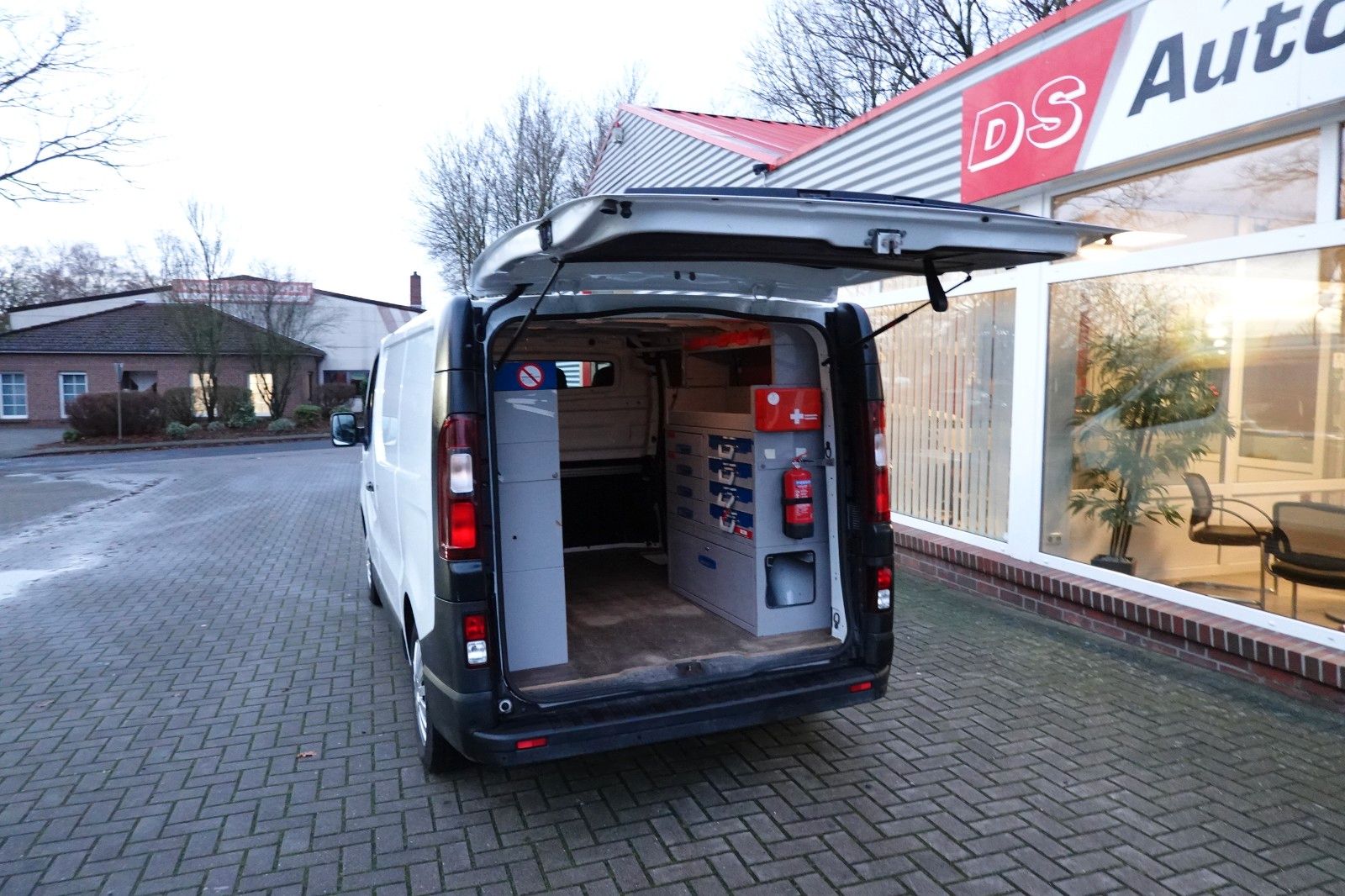 Fahrzeugabbildung Opel Vivaro B Kasten1H1  2,9t mit Regalsystem