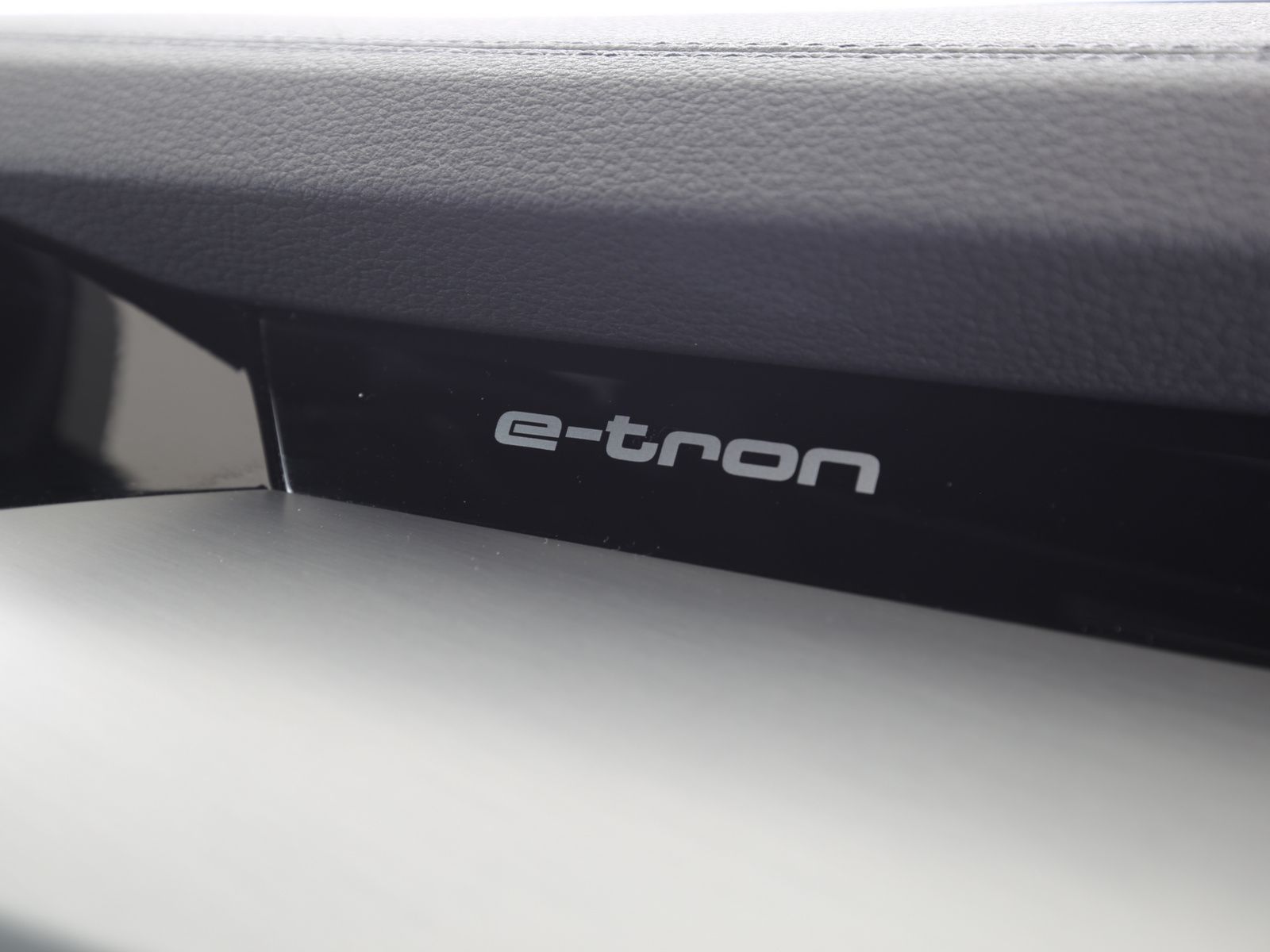Audi Q8 e-tron - Bild 20