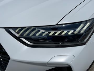 2024 AUDI RS6 photo 5