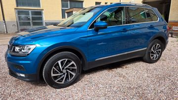 Volkswagen Tiguan - 2