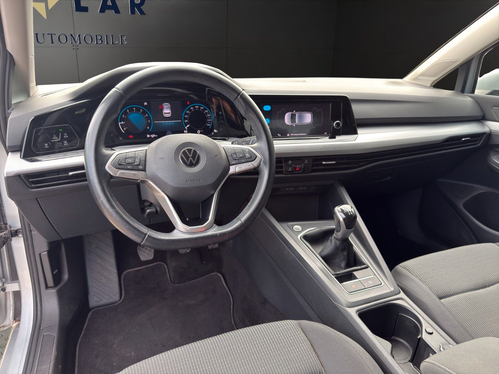 Fahrzeugabbildung Volkswagen Golf VIII Lim.*Bhz.Lenk*Virt.Cockpit*Carplay*LED
