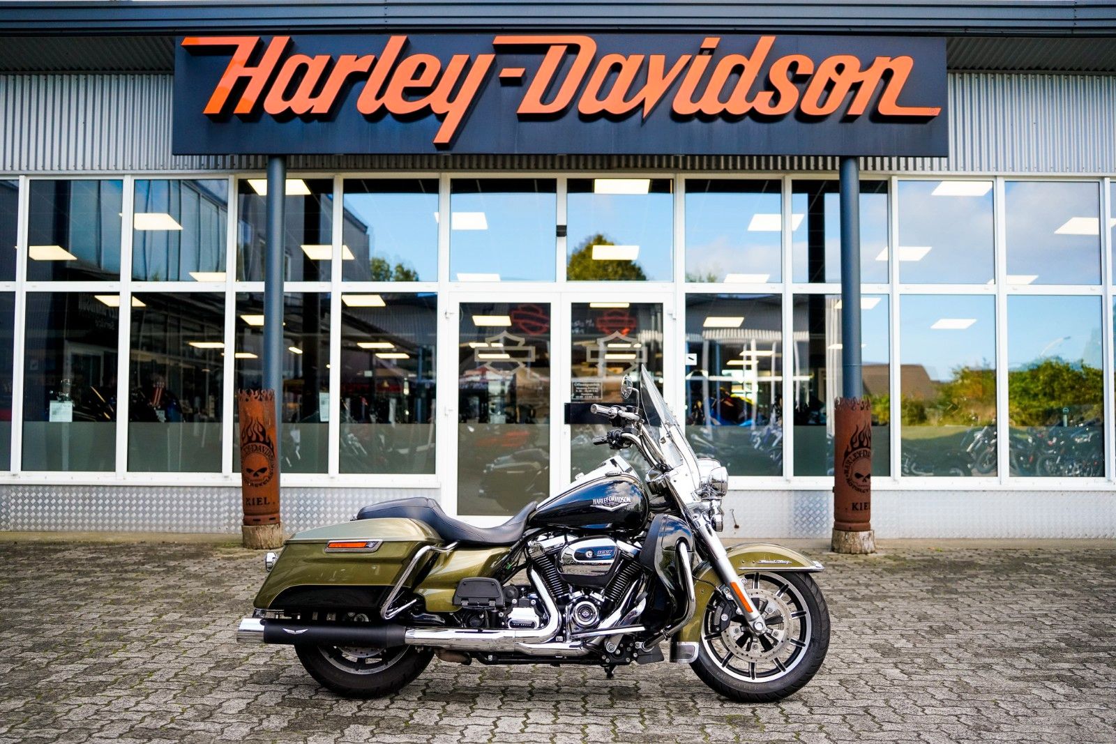 Fahrzeugabbildung Harley-Davidson FLHR Road King 107 cui - Penzl - Beinschilde