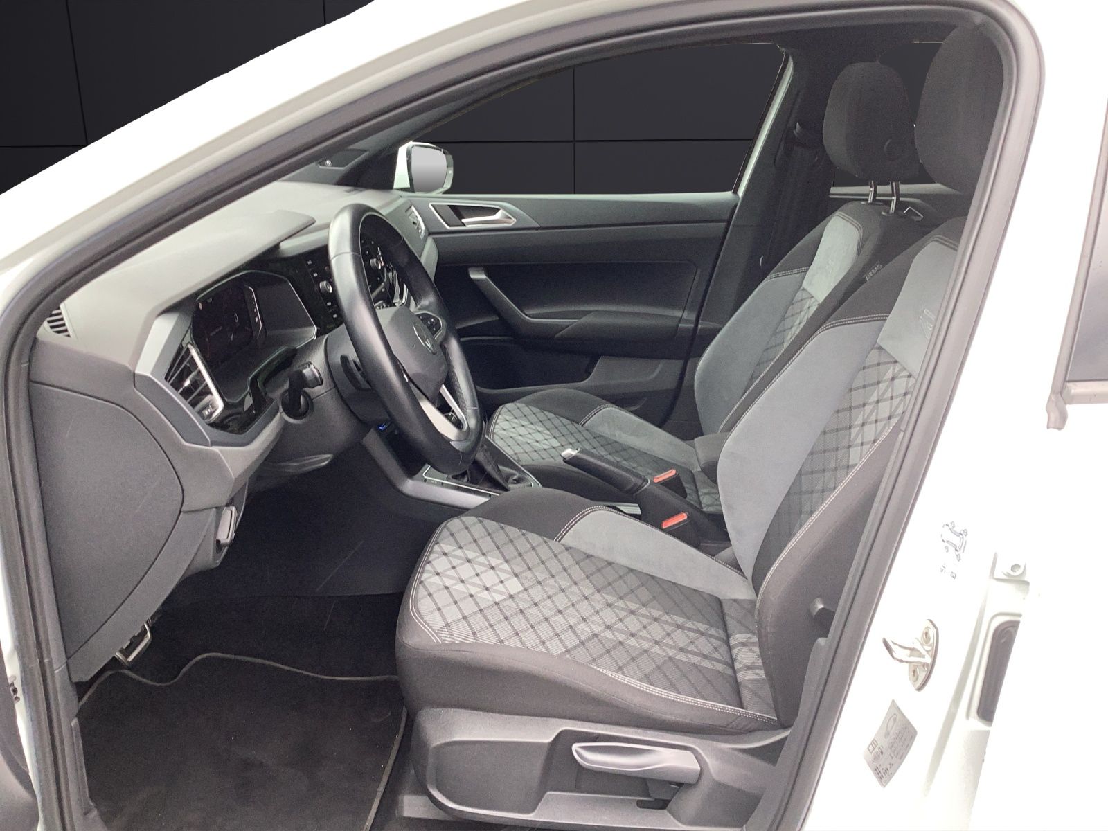 Fahrzeugabbildung Volkswagen Polo R-Line DSG MATRIX RFK PANO