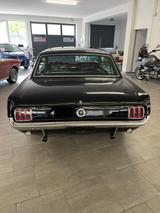 Ford Mustang, super ausgestattet, V8, schwarz - Ford Mustang Gebrauchtwagen