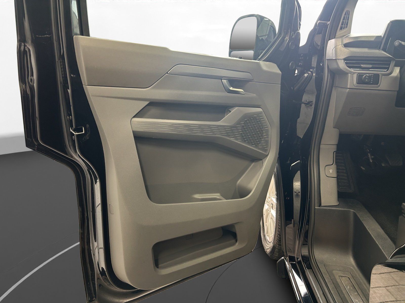 Volkswagen T7 Caravelle - Bild 10