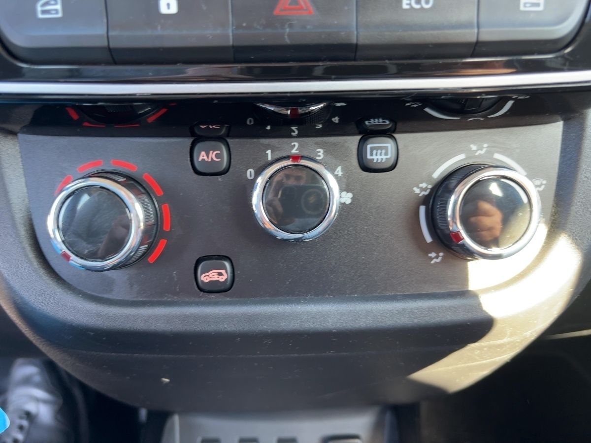 Fahrzeugabbildung Dacia Spring Essential 45 CCS Kamera