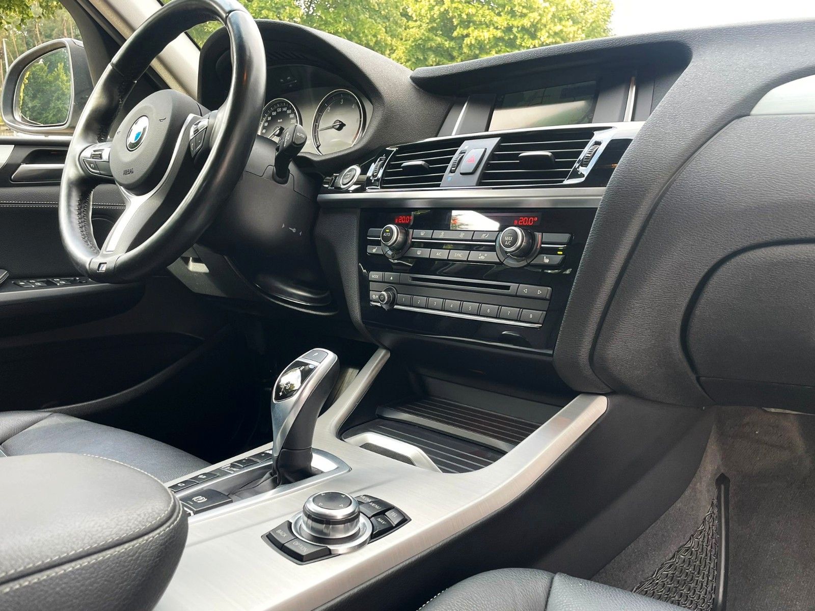 Fahrzeugabbildung BMW X3 xDrive 30d xLine SAG LEDER NAVI LED 360° 1.Hd