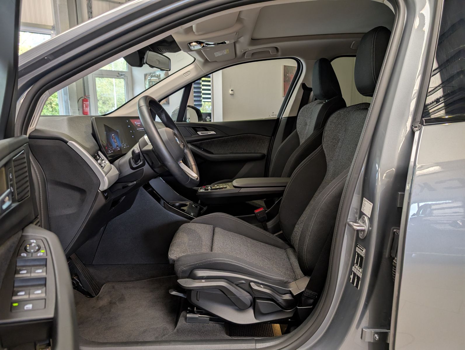 Fahrzeugabbildung BMW 218 Active Tourer d AHK Pano Cam Travel-Paket