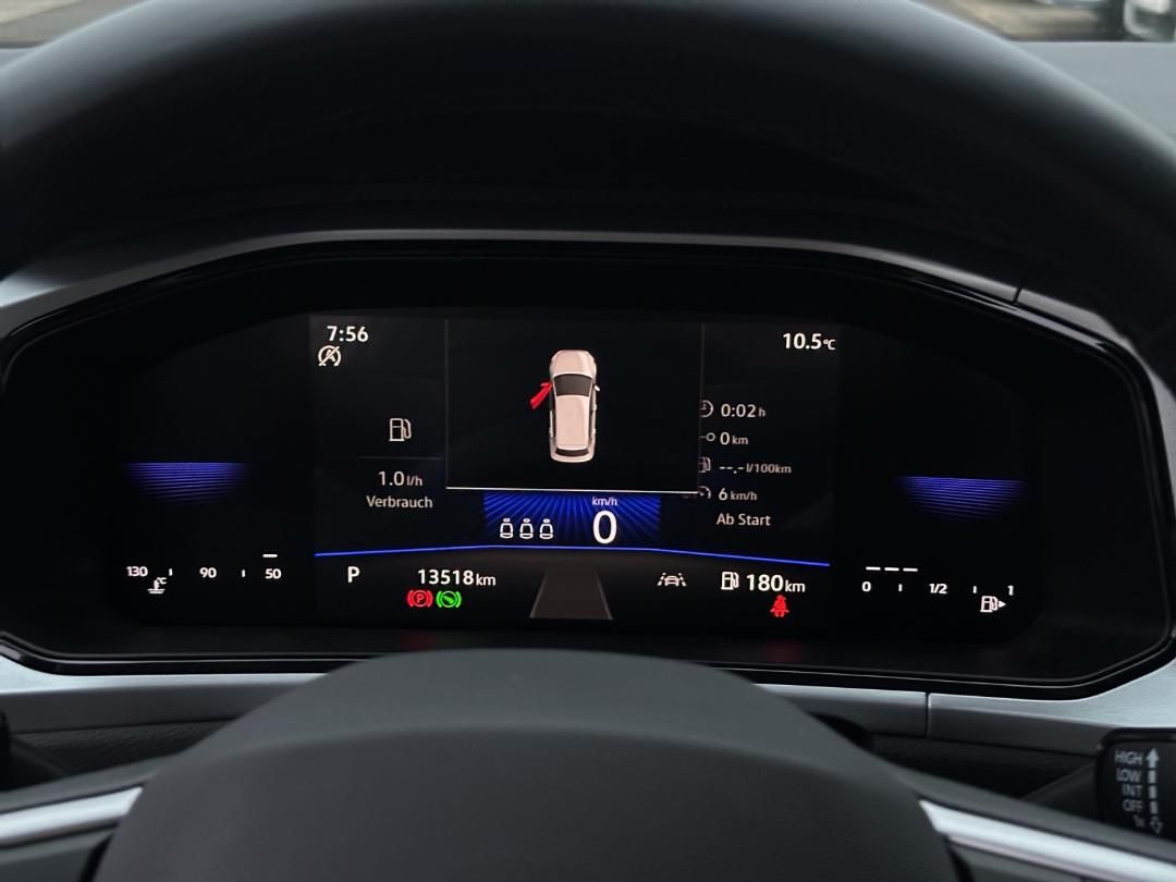 Fahrzeugabbildung Volkswagen T-ROC Life Life,GJR,Climatronic,App Connect,Navi