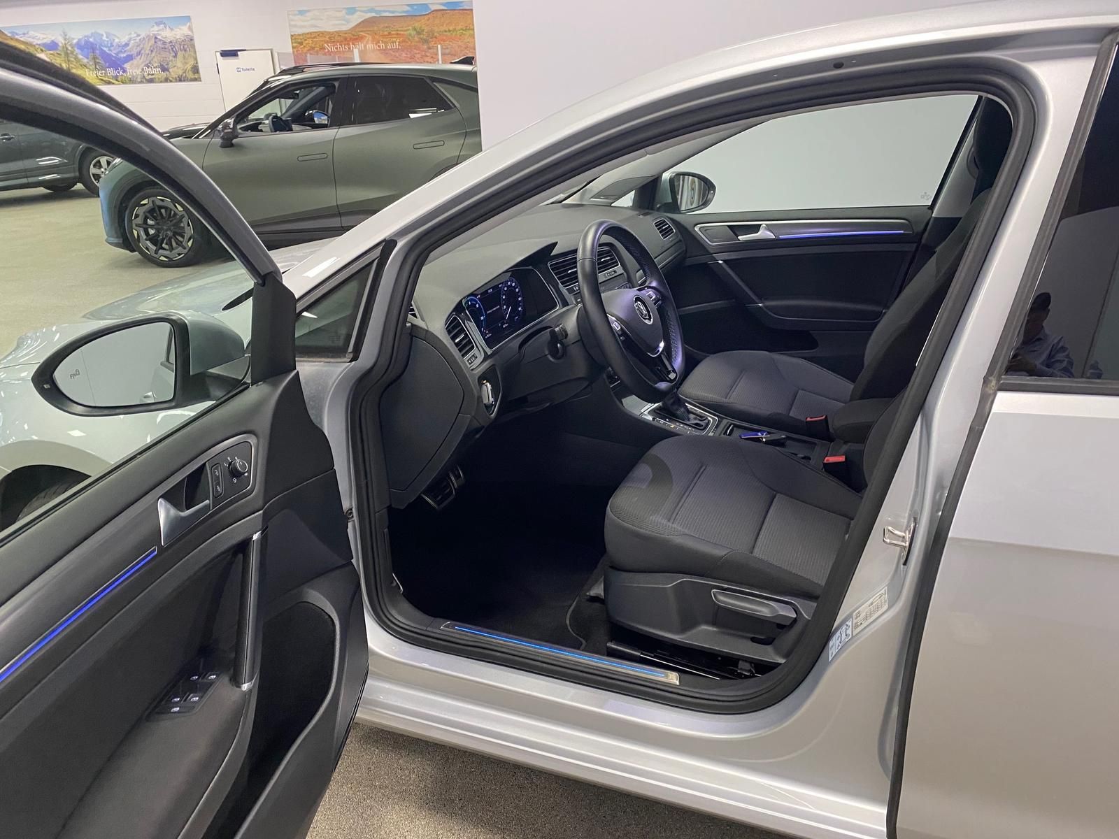 Fahrzeugabbildung Volkswagen Golf e-Golf Comfortline+ACC+RFK+NAVI+WÄRMEPUMPE