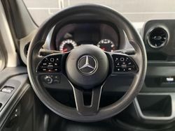 Fahrzeugabbildung Mercedes-Benz Sprinter Kasten 211CDI L1 #AHK#MBUX#Klima#Kamera