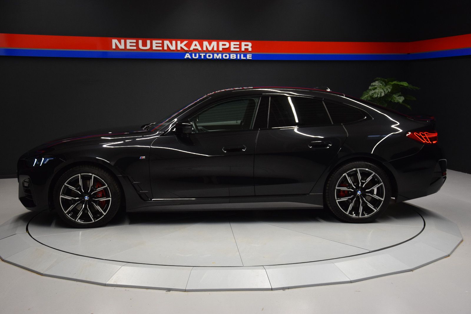 Fahrzeugabbildung BMW 420 d Gran Coupe xDrive M Sport ACC HuD 360°