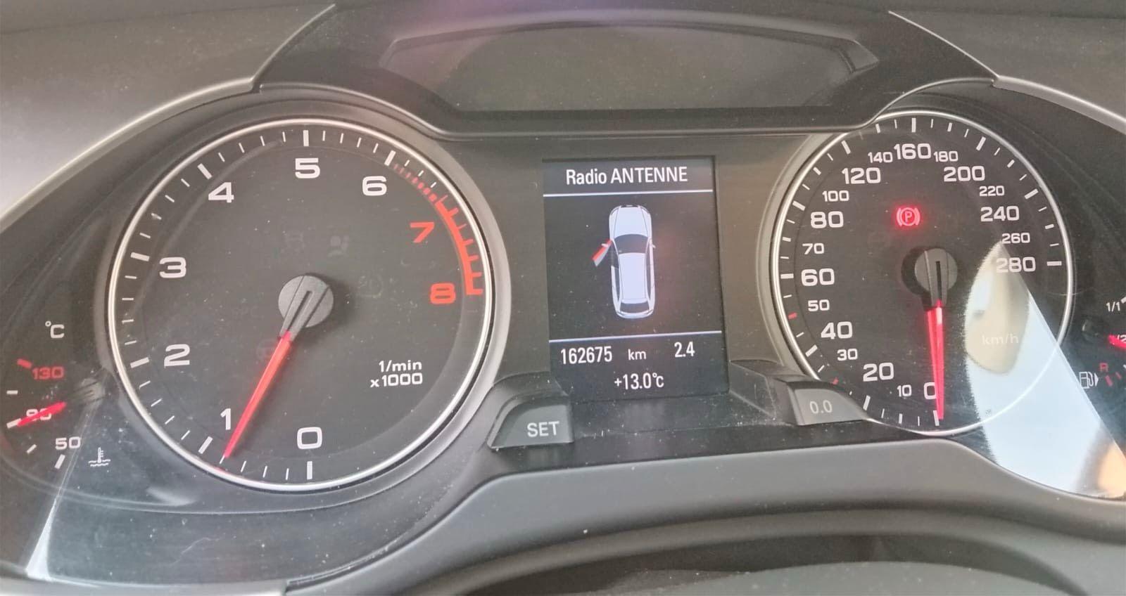Audi A4 2009 — photo 9