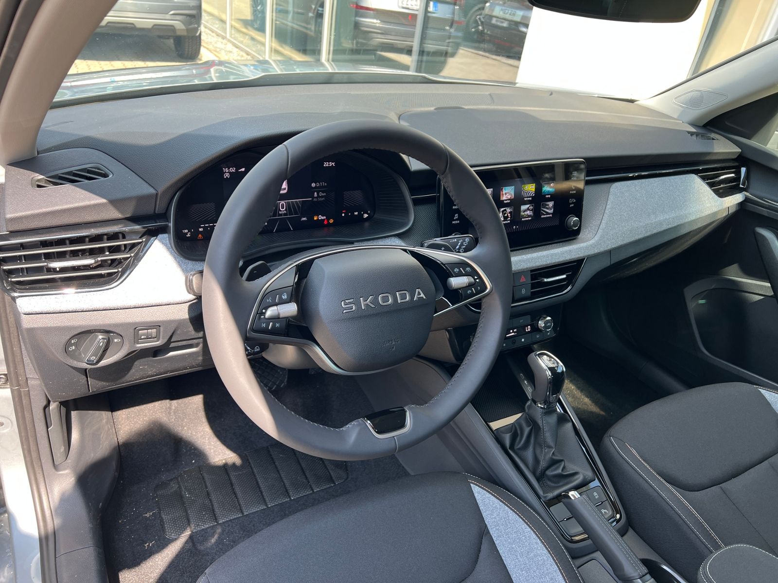Fahrzeugabbildung SKODA Kamiq Selection 1.0 TSI DSG *AHK, ACC, LED, Kame