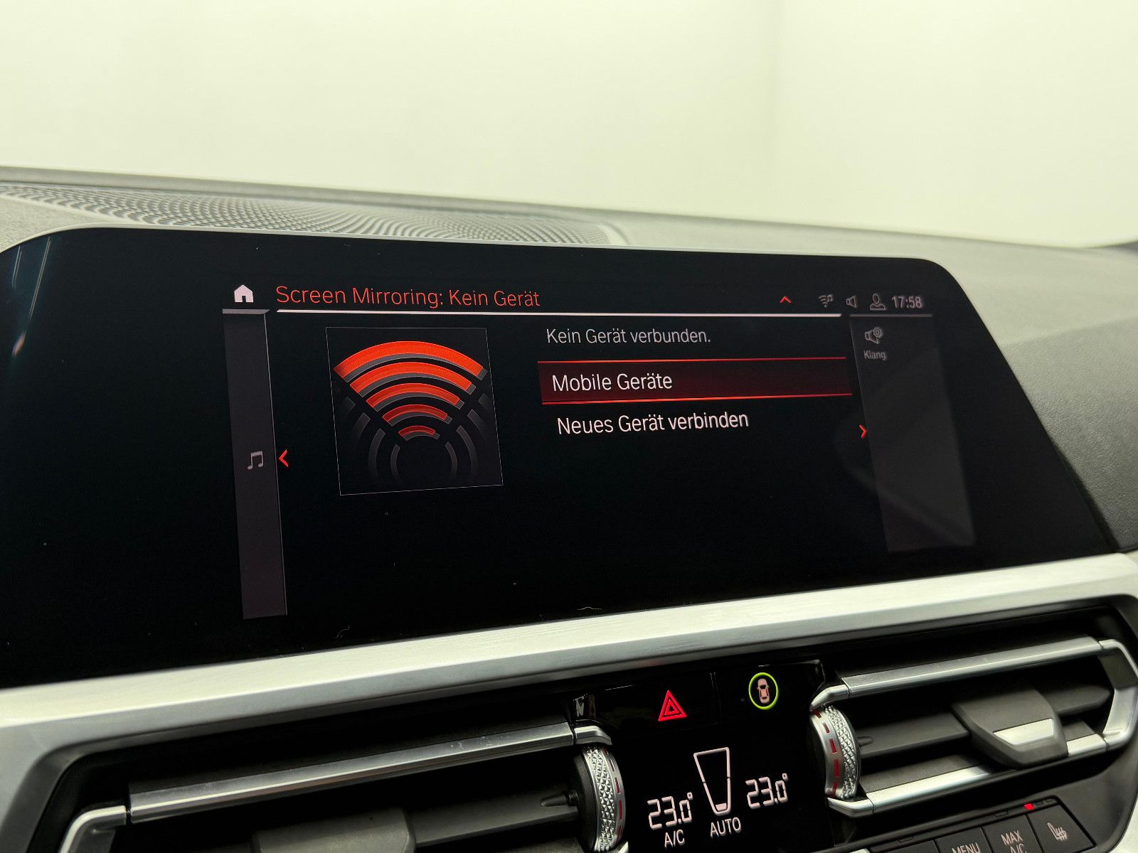 Fahrzeugabbildung BMW 330i xDrive M-SPORT/LIVE COC/HiFi/DEUTSCH