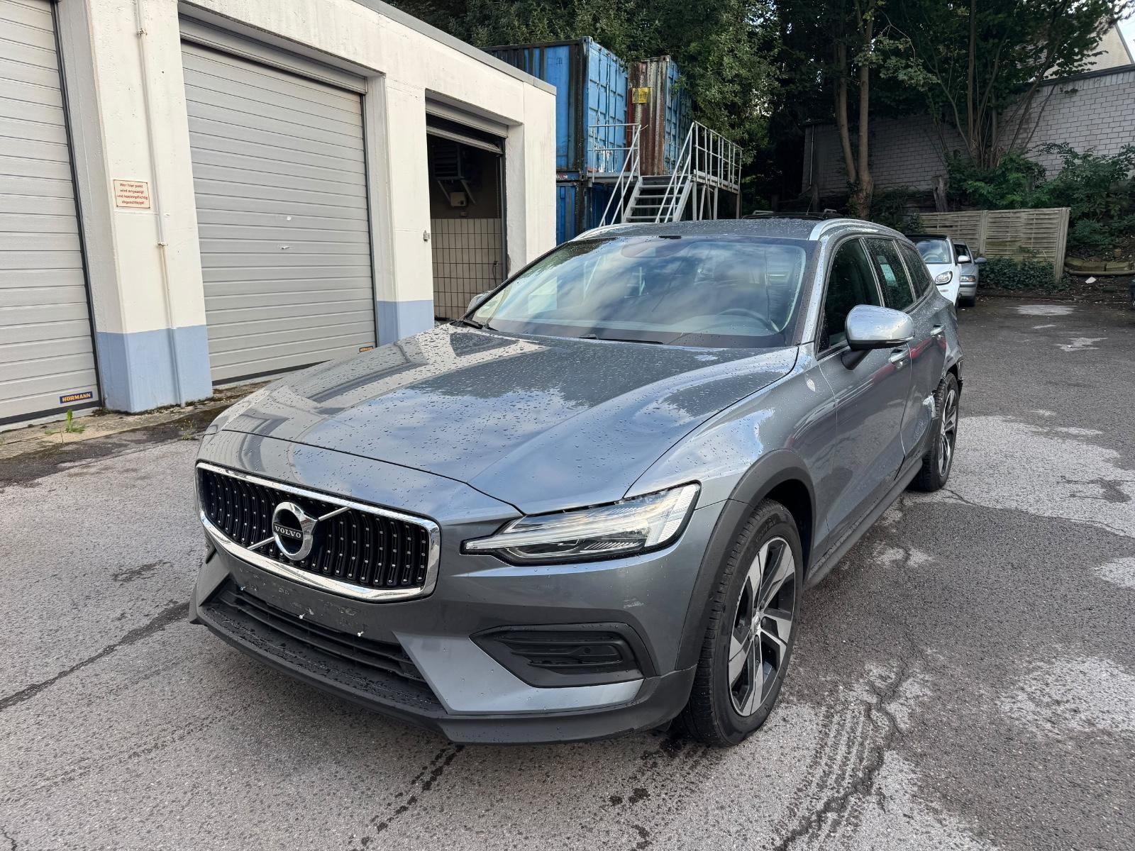 Volvo V60 Cross Country AWD