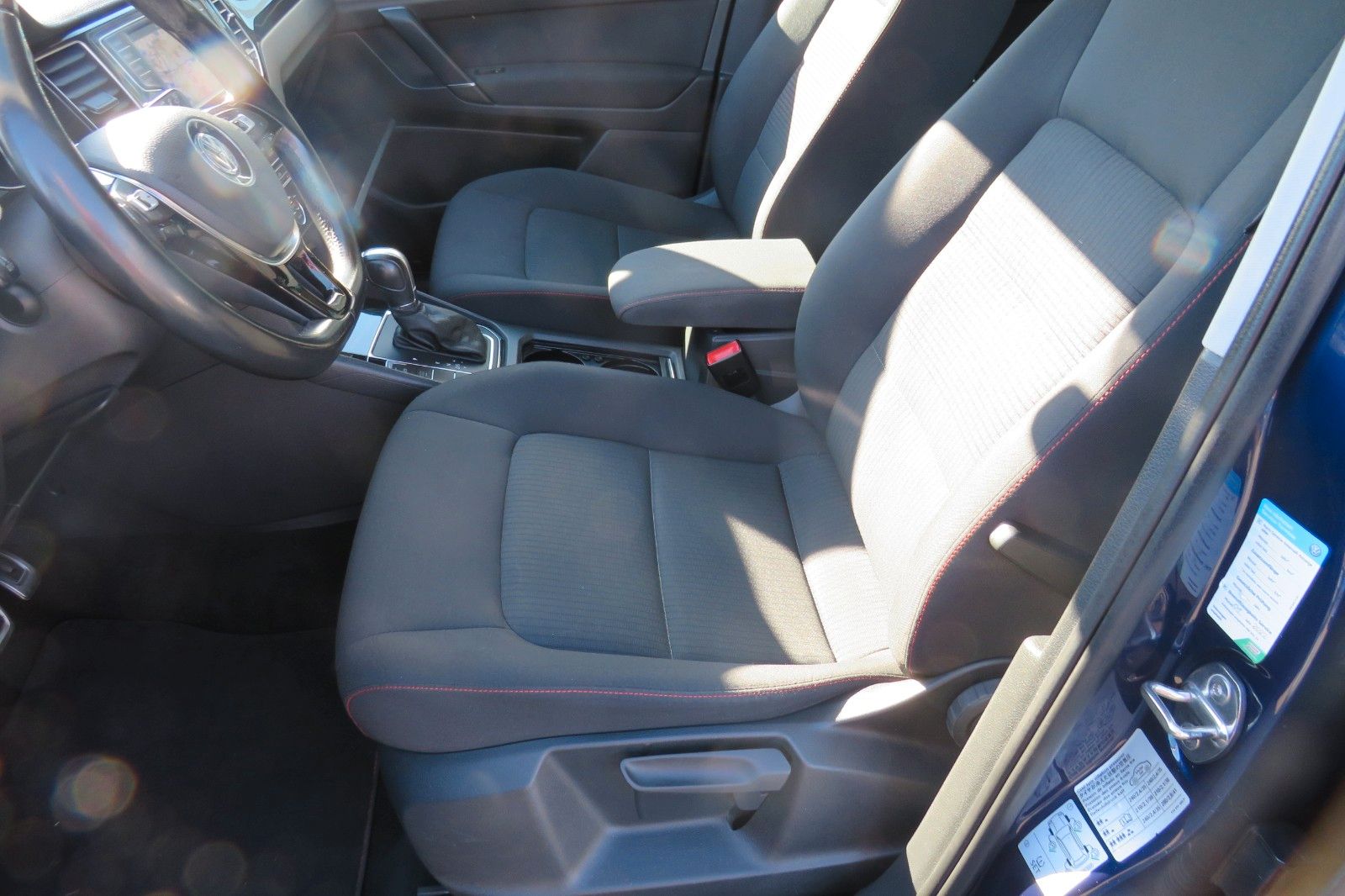 Fahrzeugabbildung Volkswagen Golf Sportsvan DSG SOUND SITZH. PDC ACC AHK