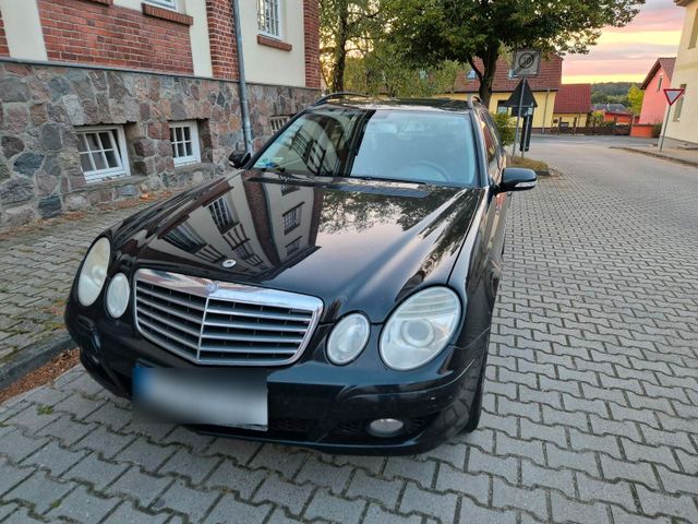 Mercedes-Benz Mercedes E200