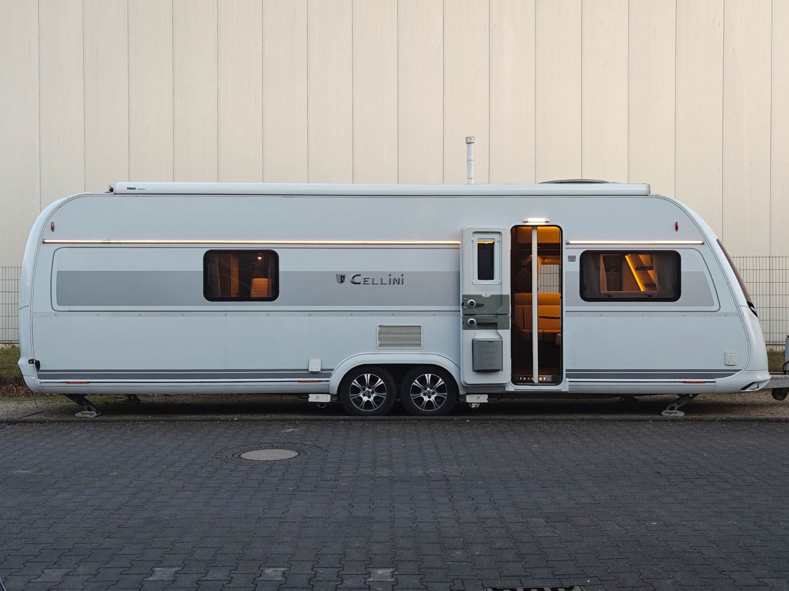 Fahrzeugabbildung Tabbert Cellini Slide Out 750 HTD - Mover, Klima, SAT -