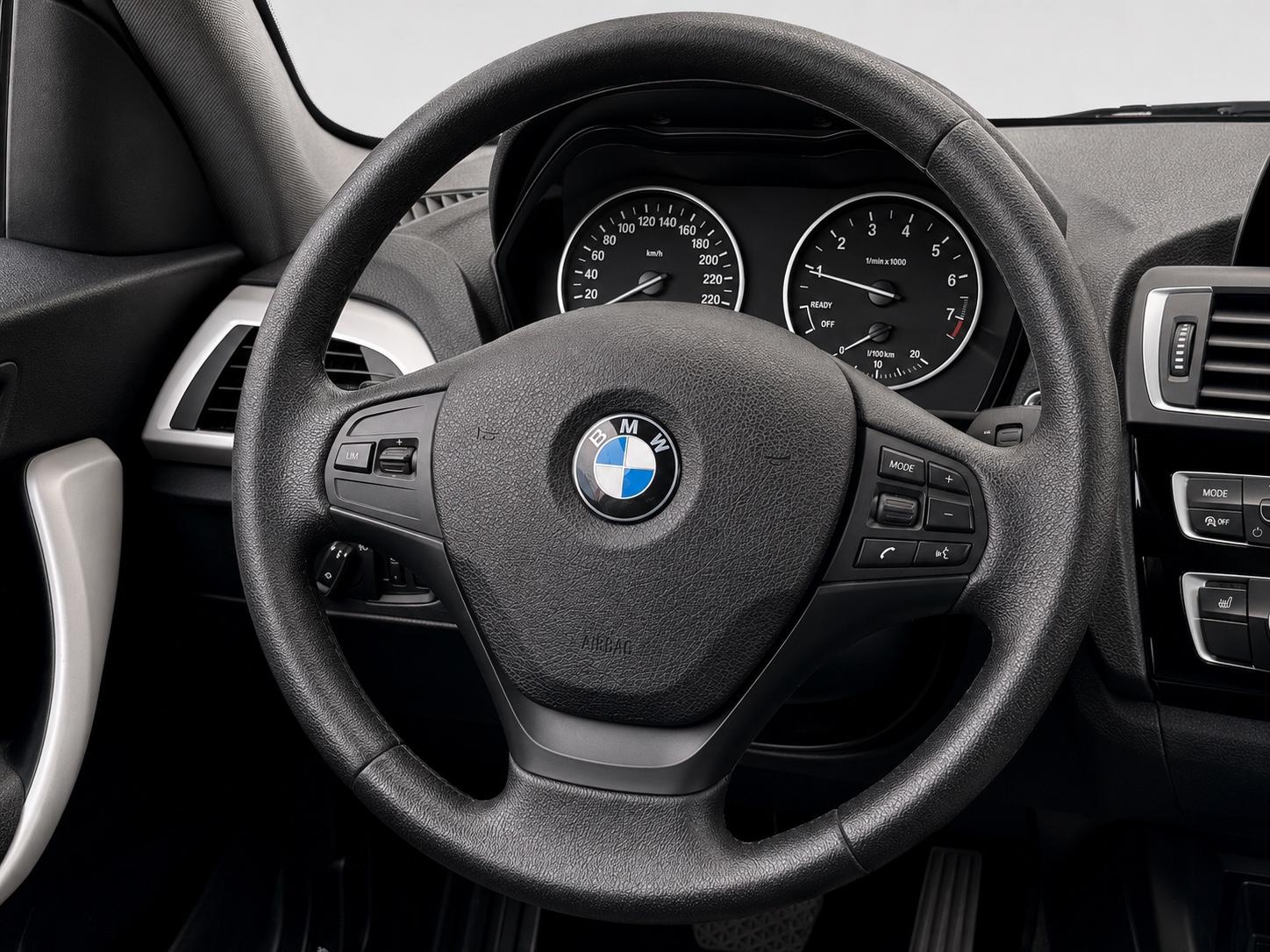 BMW 218i Coupé 1.5 136 ch BVA / GPS / Sièges chauffants / Radar de recul / Bluetooth