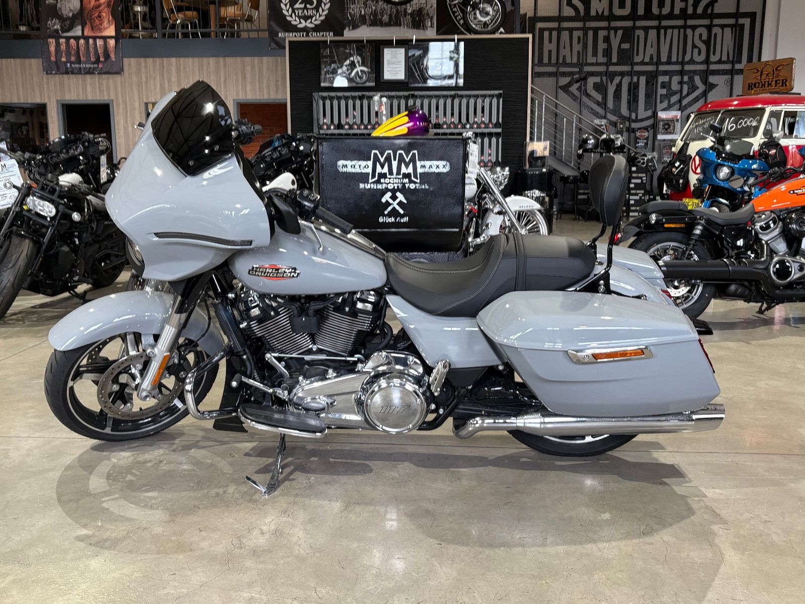 Fahrzeugabbildung Harley-Davidson Street Glide 117