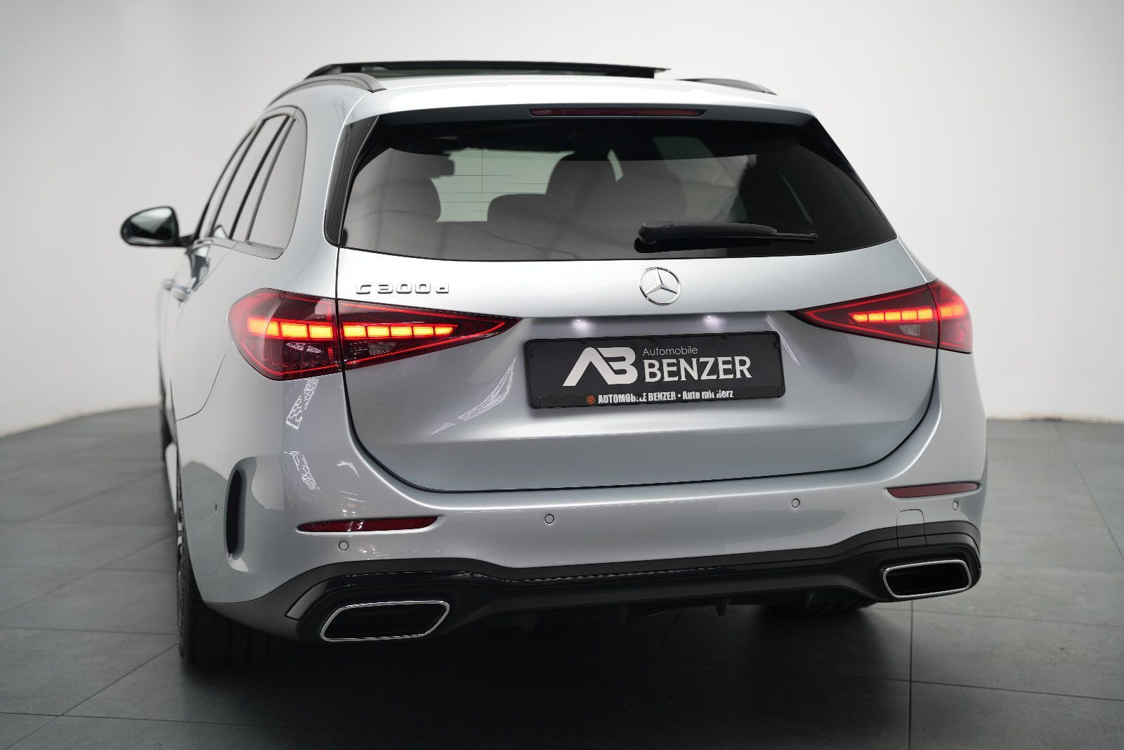 Fahrzeugabbildung Mercedes-Benz C 300 d T *AMG*Panorama*Massage*Ambiente*Kamera