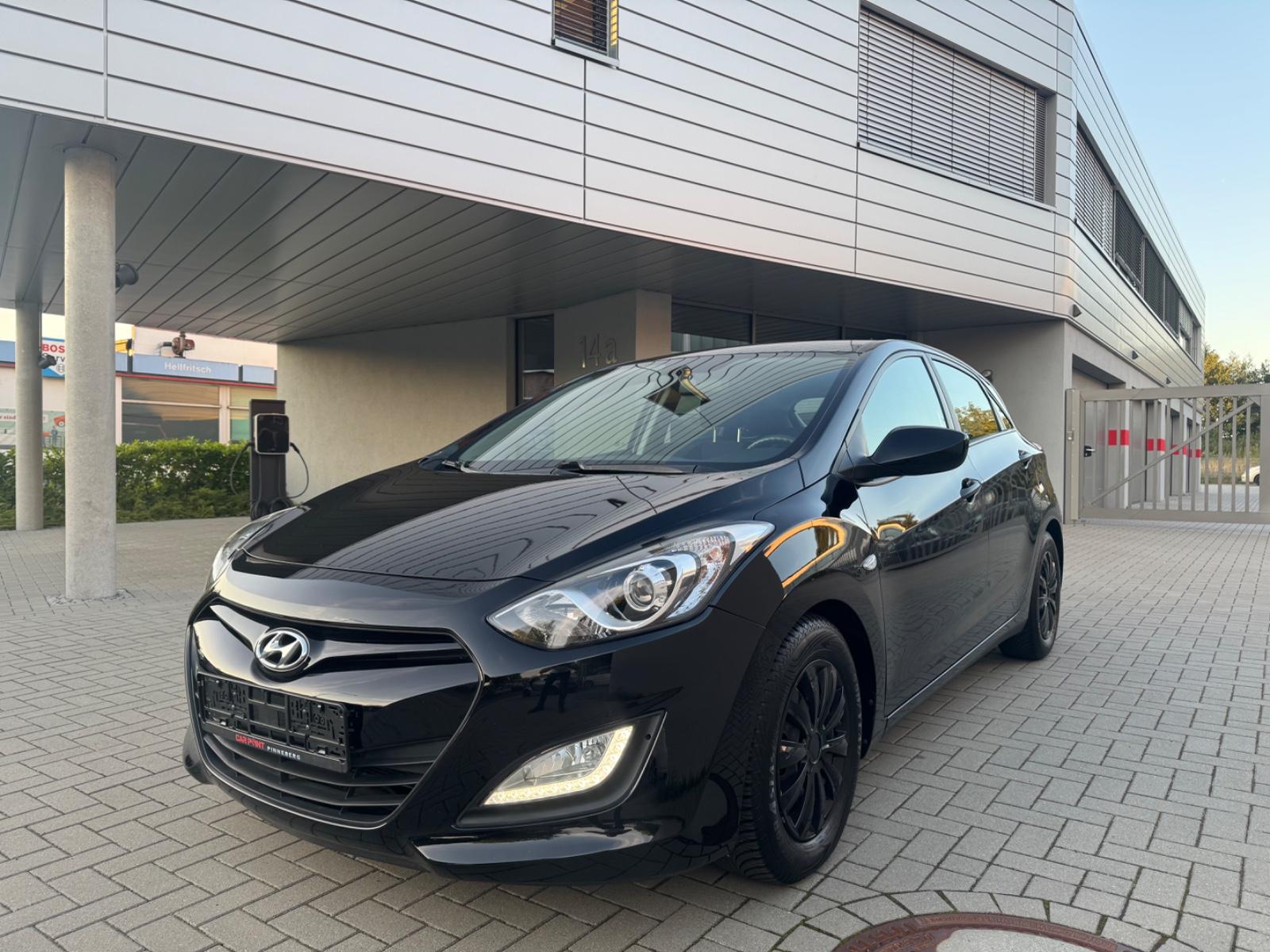 Hyundai i30 TÜV KLIMA  EINPARKSENSOREN SCHECKHEFT
