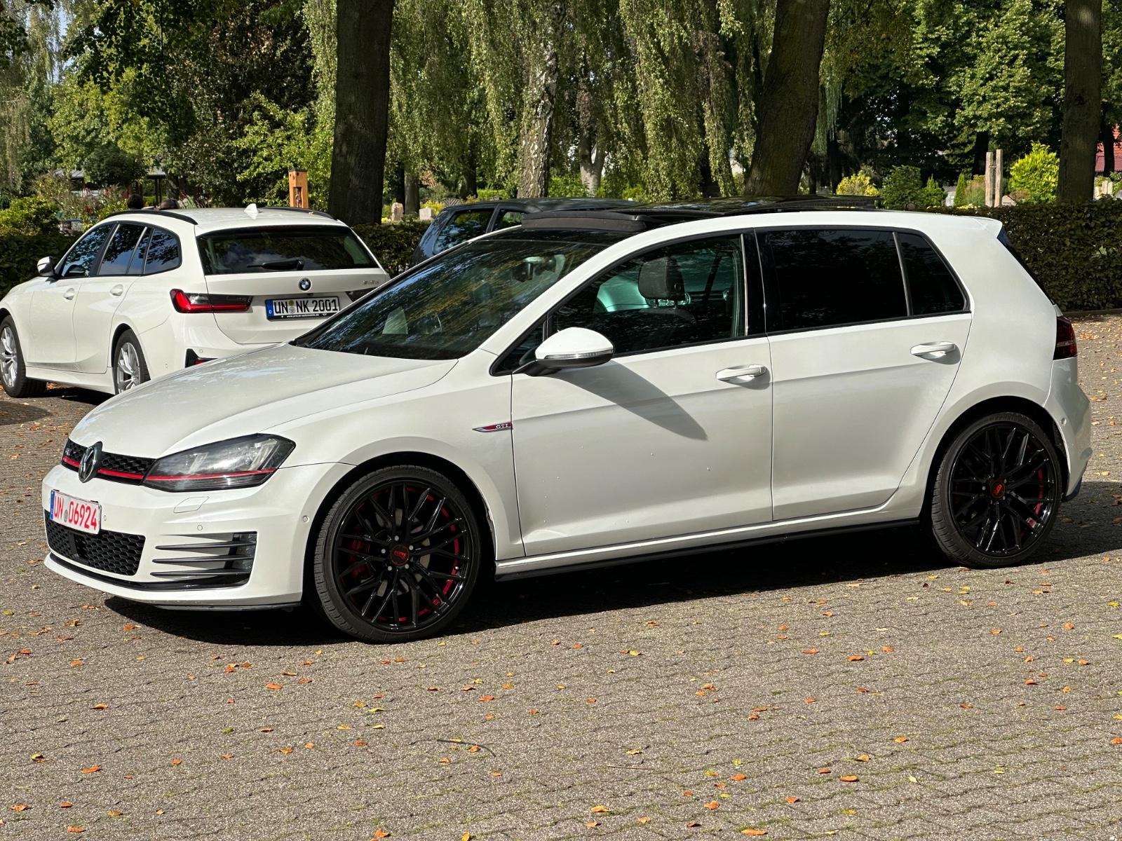 Volkswagen Golf2.0 GTI PANO ACC KEY-GO DYNAUDIO