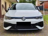 Volkswagen Golf 8 R, Tech-Pack, Akrapovic, 380 PS, 270 km/h