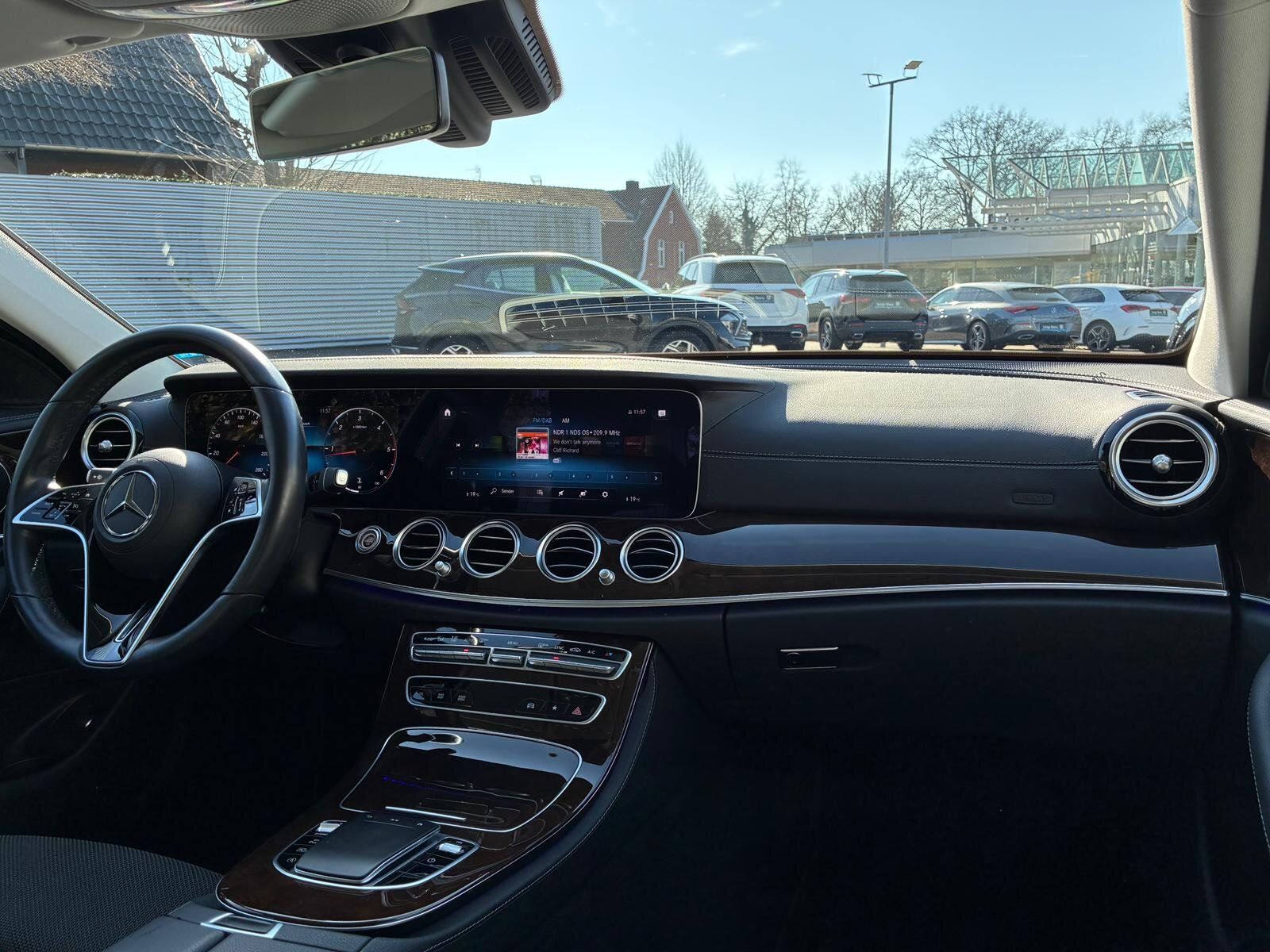 Mercedes-Benz E 220d Exclusive MBUX/Widescreen/LED/RFK/Ambient foto 17