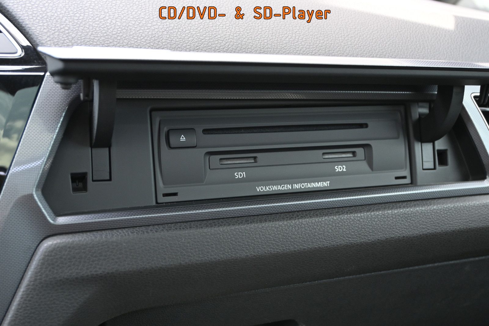Fahrzeugabbildung Volkswagen Touran 2.0 TDI DSG R-Line °ACC°AHK°PANORAMA°KAM°