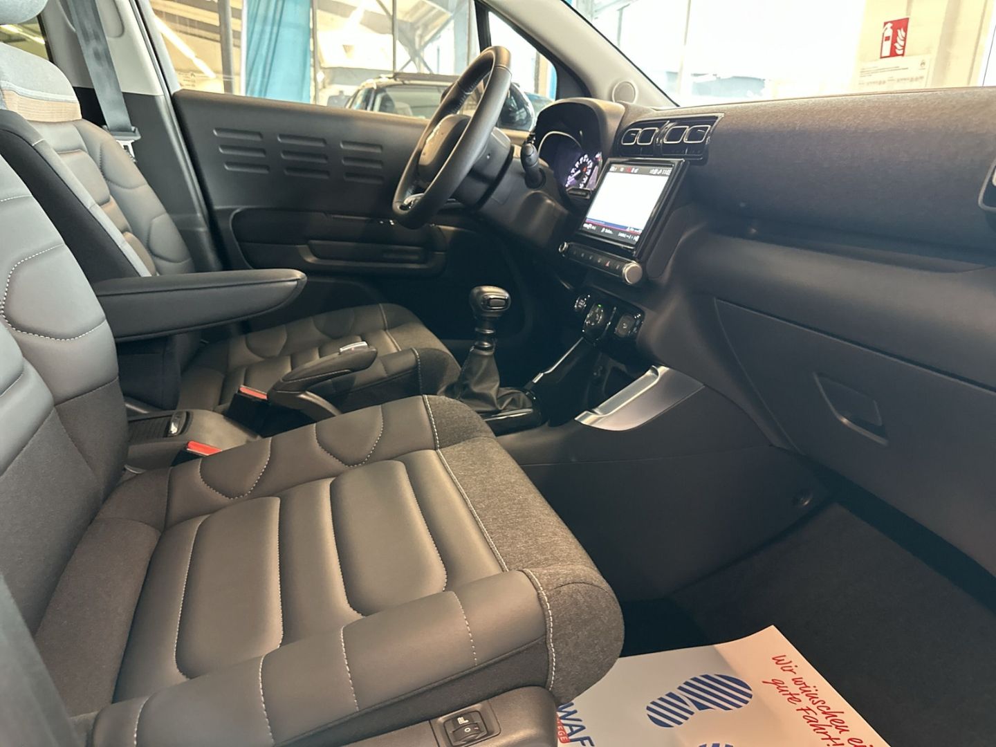 Fahrzeugabbildung Citroën C3 Aircross 1.2 PureTech 110 S&S Shine Pack Navi
