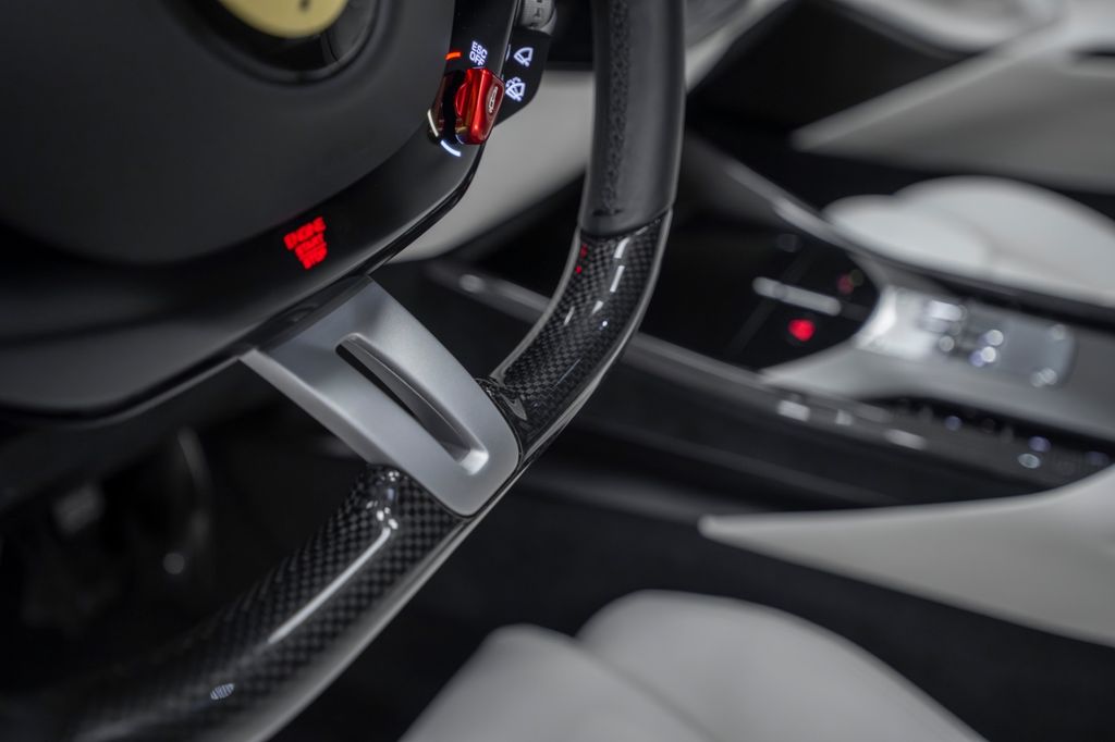 Purosangue BLACK/WHITE FULL CARBON PANORAMIC - Bild 20