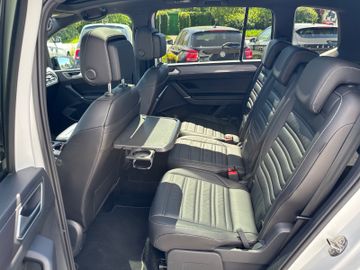Fahrzeugabbildung Volkswagen Touran 2.0 TDI R Line Pano Leder ACC Standh. 18"
