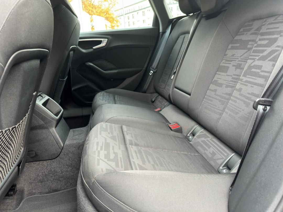 Fahrzeugabbildung Audi A5 Limousine TFSI quattro S tronic Fahren Parken