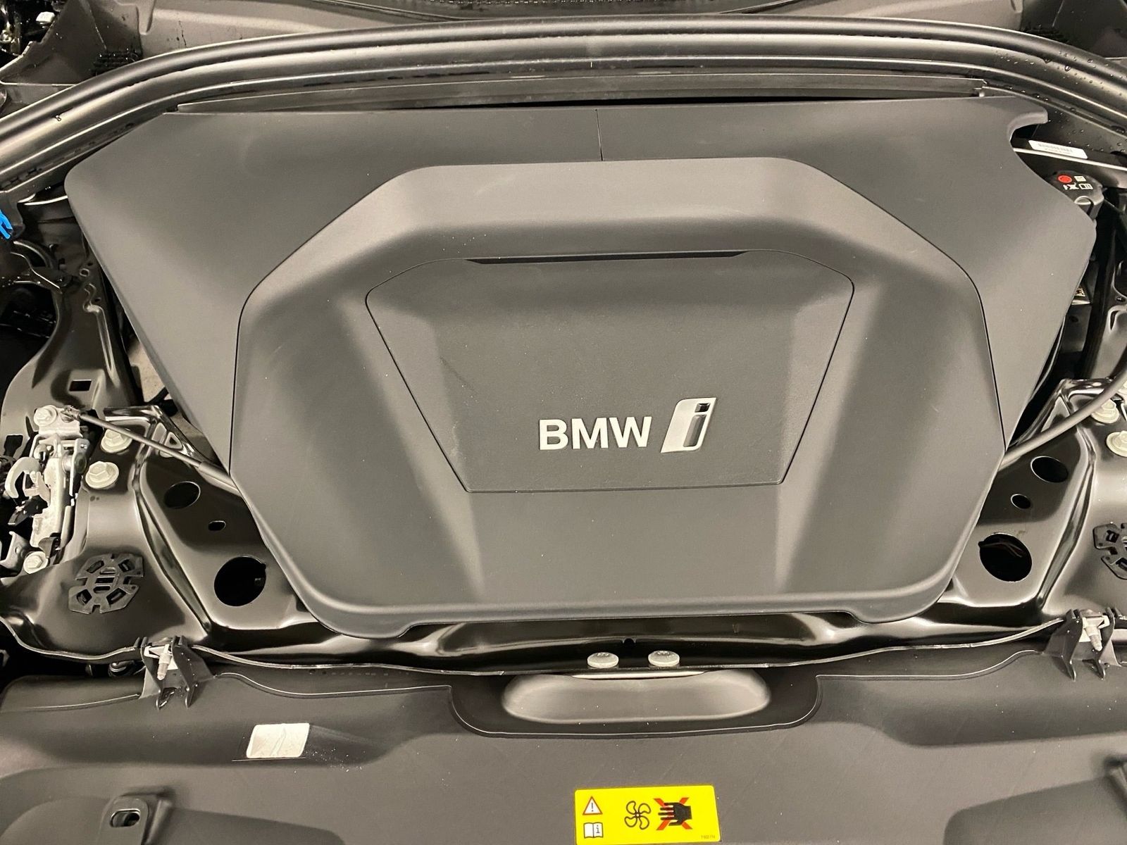 BMW iX2 - Bild 16