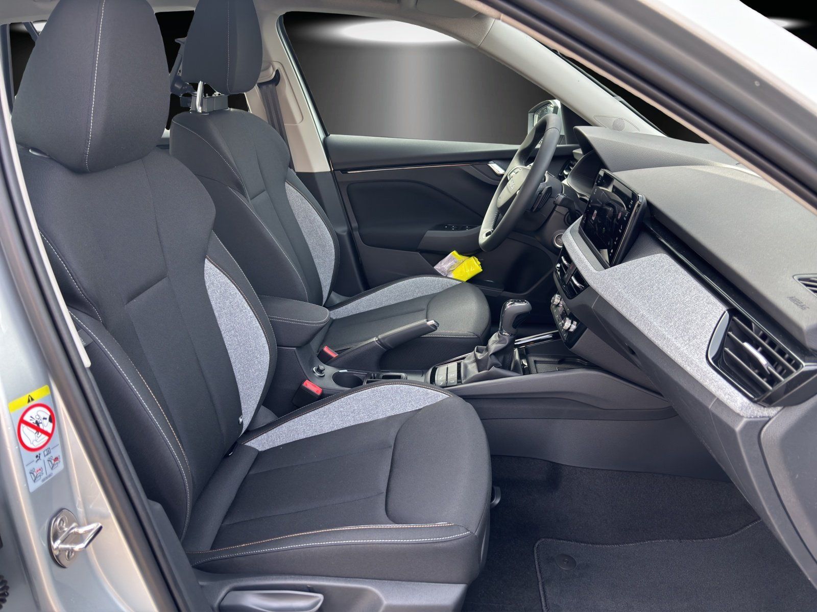 Fahrzeugabbildung SKODA Kamiq Tour 1,0 TSI 85 kW DSG