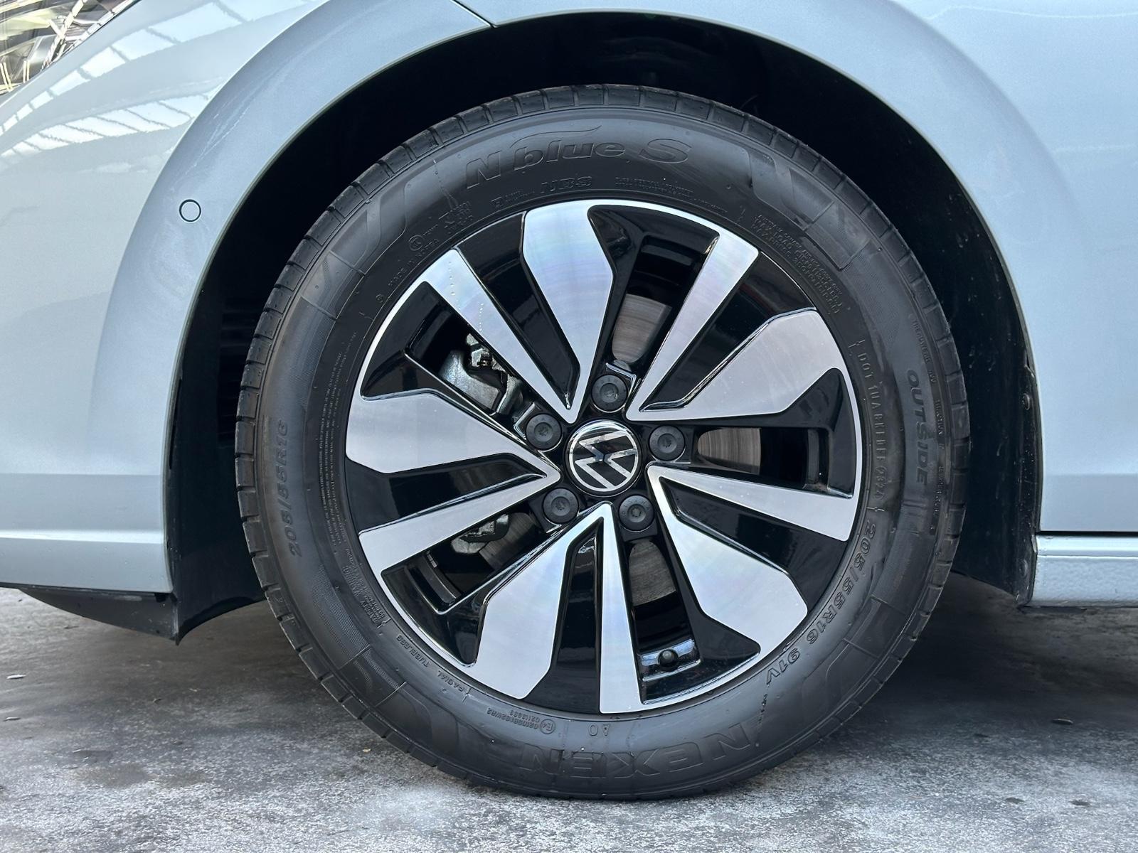 Volkswagen Golf VIII Lim. 1.5 eTSI 110kW Goal#Kamera#Matrix