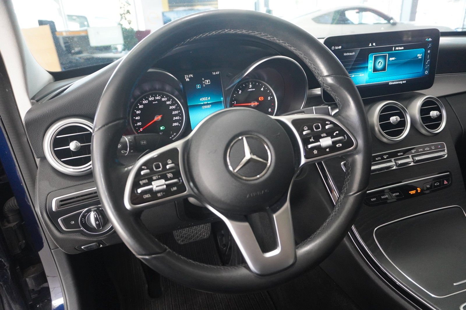 Fahrzeugabbildung Mercedes-Benz C 220 D LIM. AVANTGARDE NAVI/LED/KAMERA/SHZ/AHK