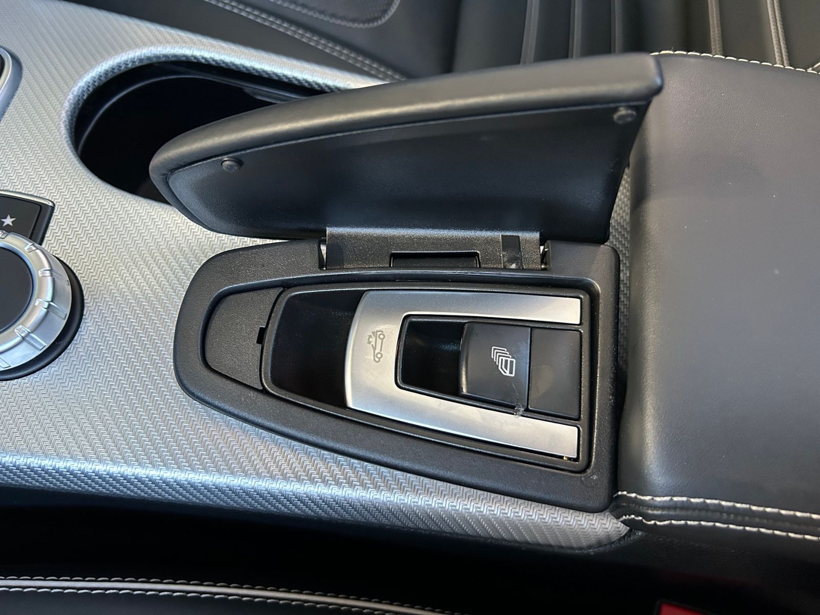 Fahrzeugabbildung Mercedes-Benz SLC 300 Roadster AMG Line KLIMA LED NAVI