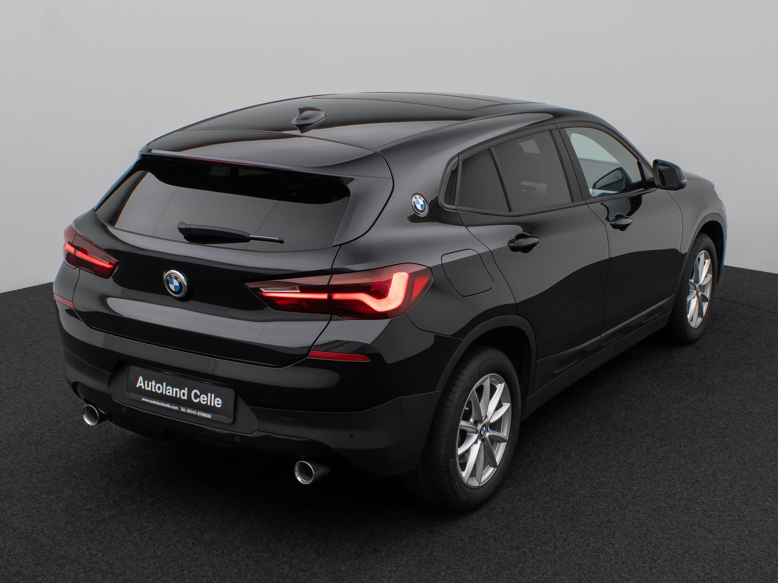 Fahrzeugabbildung BMW X2 sD20d Panorama NaviPlus HUD DAB HiFi Alarm