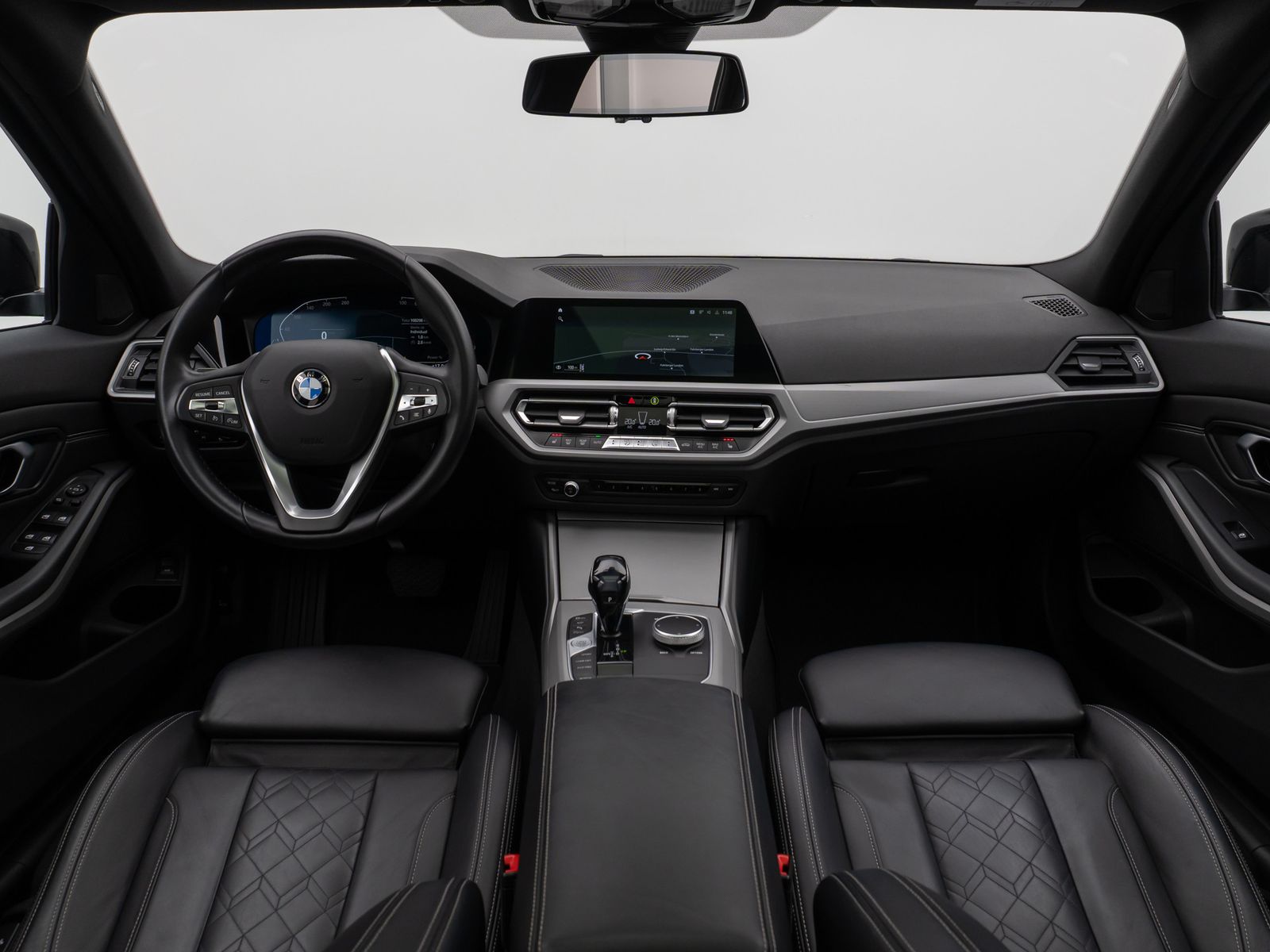 Fahrzeugabbildung BMW 330i Panorama Laser 360°HUD HiFi Komfort Sport
