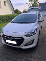Hyundai i30 blue 1.6 CRDi 110 PS - Hyundai i30 mit Diesel-Antrieb: Ps