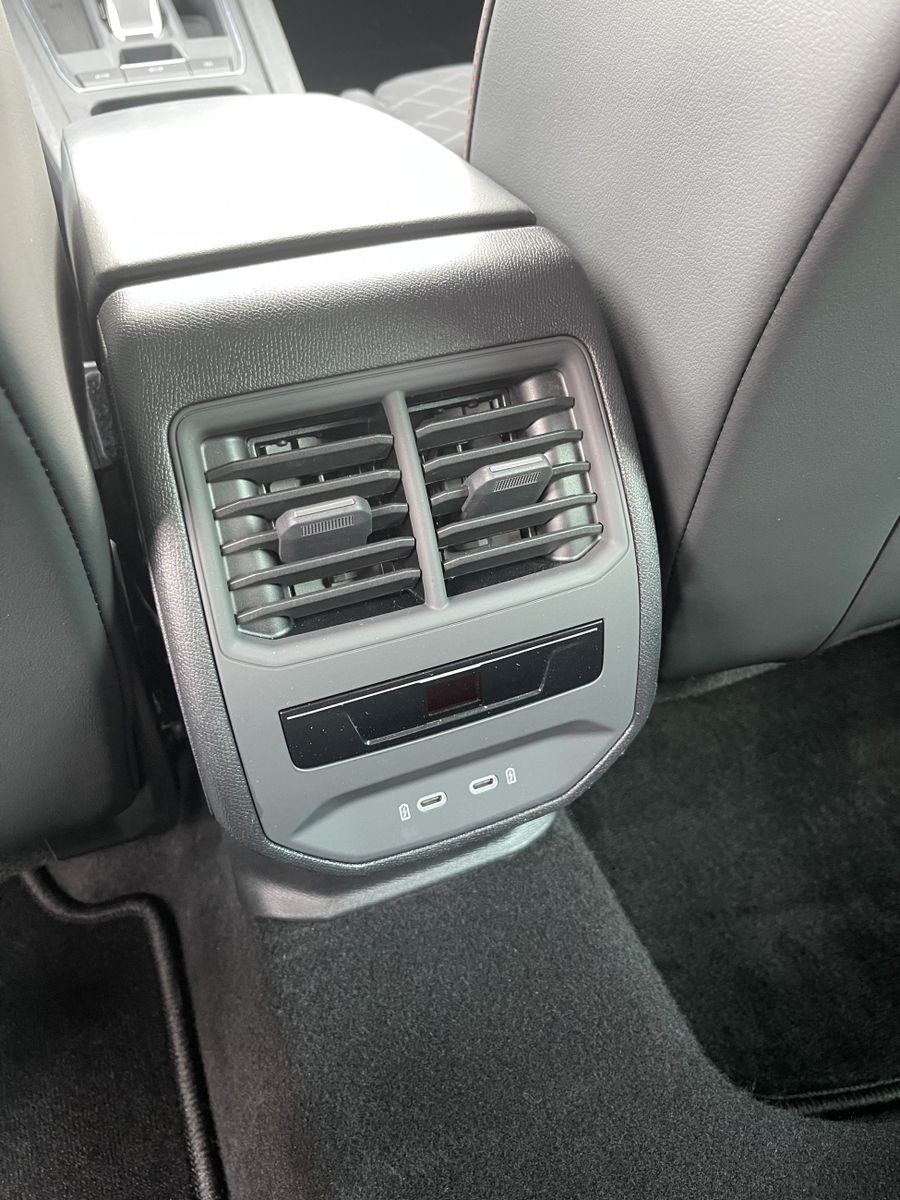 Fahrzeugabbildung SEAT Leon 2.0 TDI*FR-Line*Cam*ACC*LED*